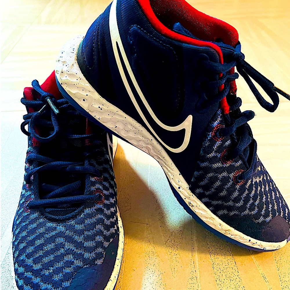 Nike Youth Boys KD Trey 5 VIII Blue Basketball shoes Sneakers 5Y